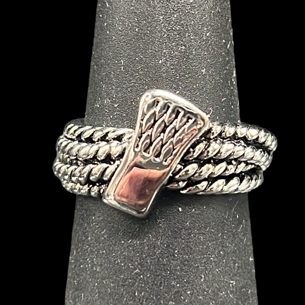 Rope Ring Woman’s Size 6 Multi-Row Silver Tone Base Metal Oxidized Fashion